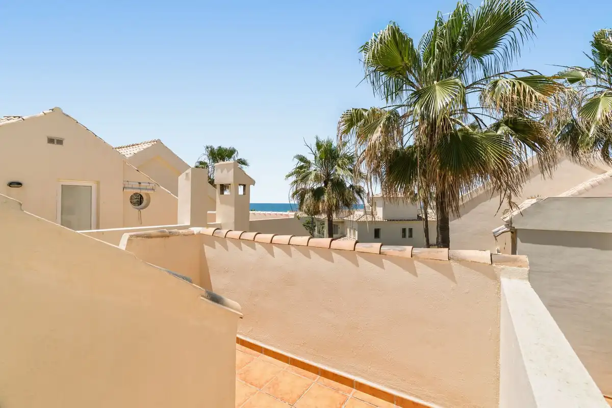 Terrassa de Casa adosada en venda en Marbella amb Aire condicionat, Terrassa i Alarma