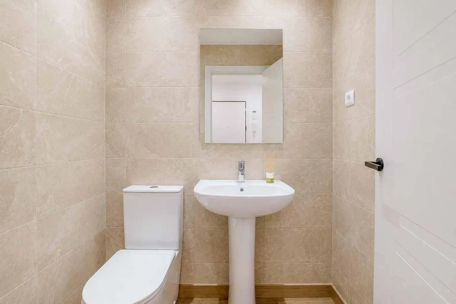 Bathroom of Flat for sale in Sitges  with Air Conditioner, Heating and Parquet flooring
