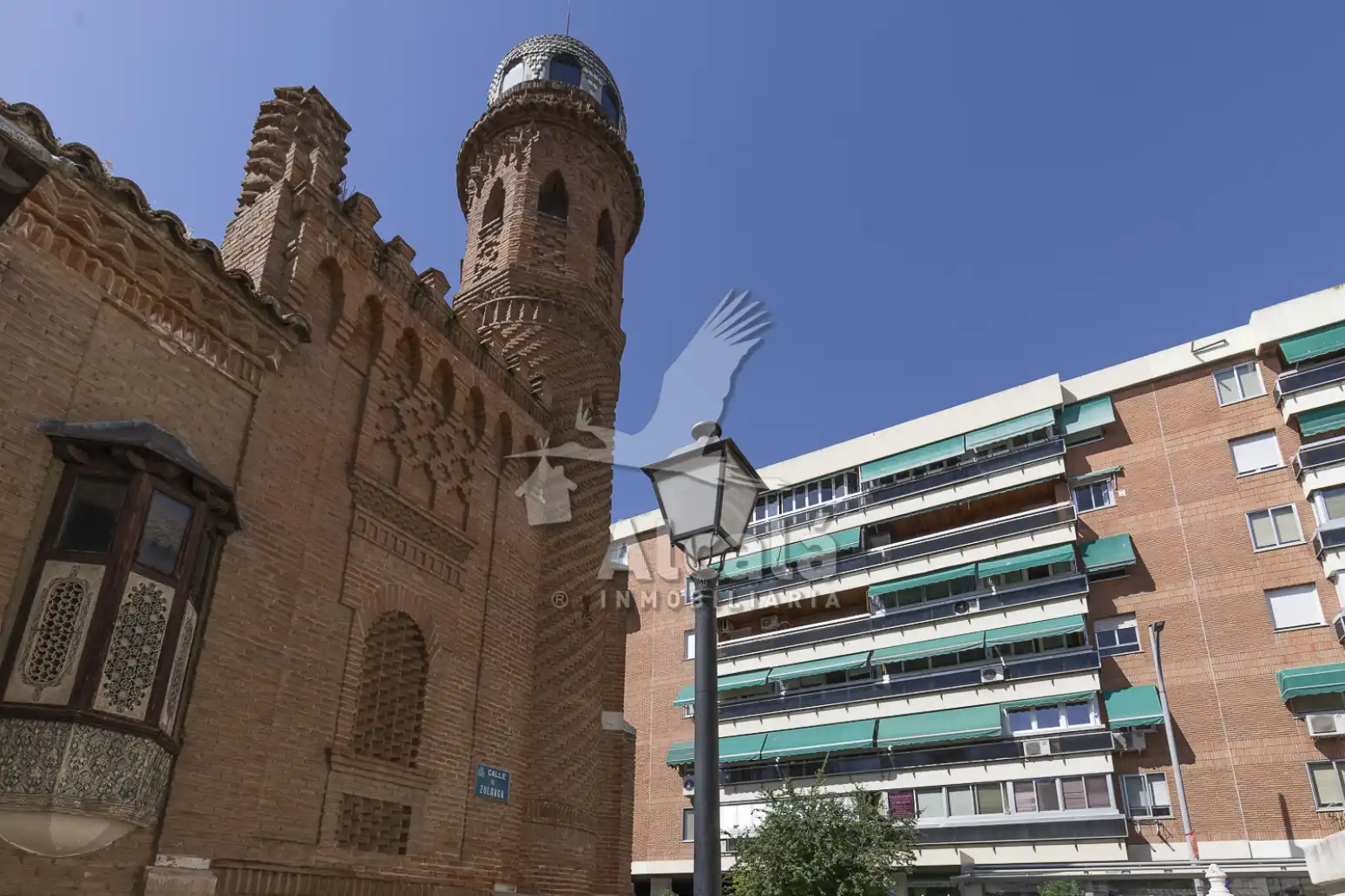 Vista exterior de Pis en venda en Alcalá de Henares amb Aire condicionat, Calefacció i Parquet