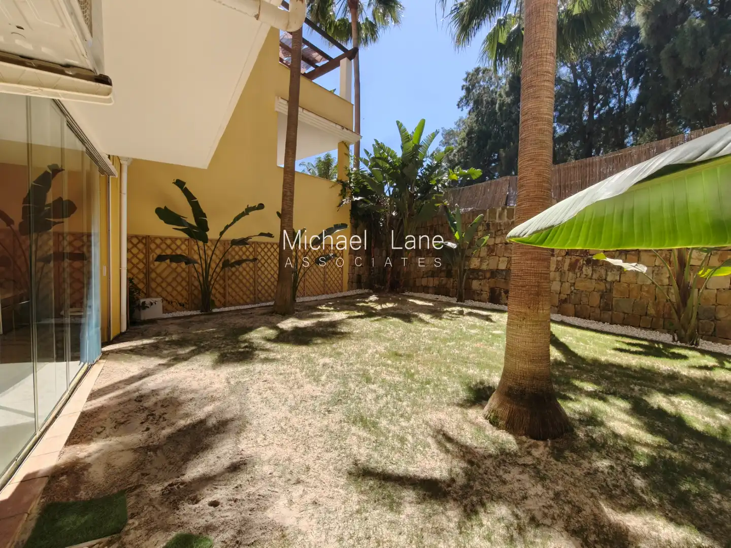 Garten von Wohnung zum Verkauf in Sotogrande mit Klimaanlage, Privatgarten und Terrasse