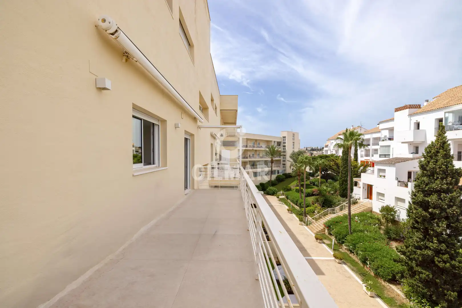 Vista exterior de Dúplex en venta en Benalmádena con Calefacción, Jardín privado y Piscina