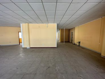 Gewerbefläche zum Verkauf in Sur