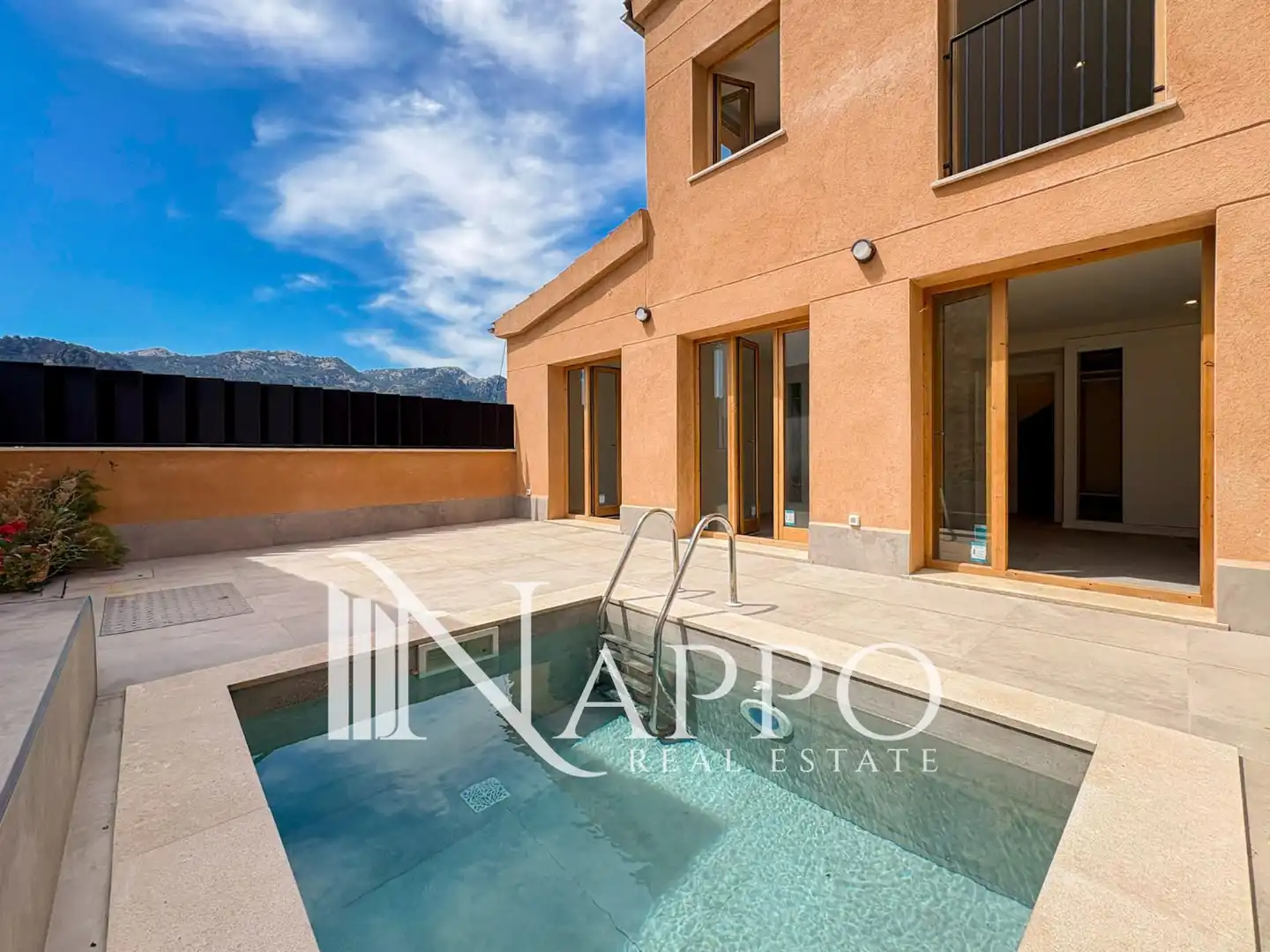 House with pool for sale in Orient