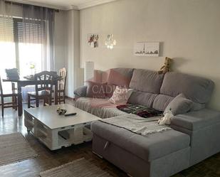 Living room of Flat to rent in Salamanca Capital  with Heating, Parquet flooring and Furnished