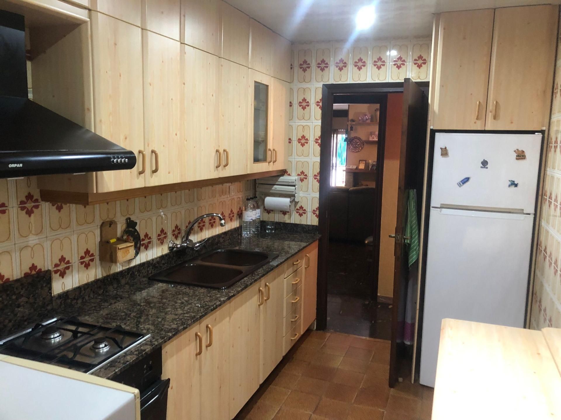 Kitchen of Flat for sale in Santa Coloma de Gramenet  with Balcony