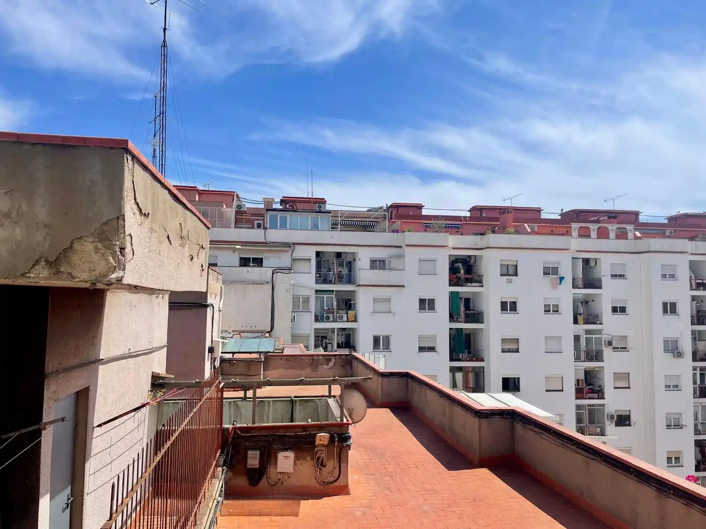 Vista exterior de Apartament en venda en Barcelona amb Forn i Balcó