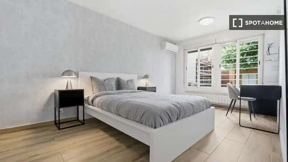 Room in Tres Olivos - Valverde