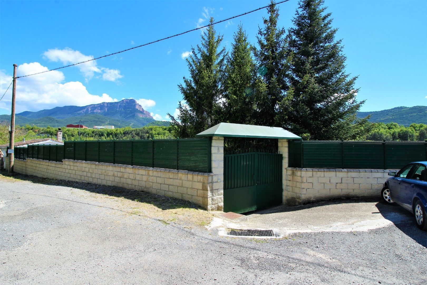 Exterior view of Country house for sale in Jaca  with Private garden, Storage room and Swimming Pool