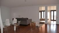 Sala d'estar de Pis en venda en  Barcelona Capital amb Calefacció, Moblat i Balcó