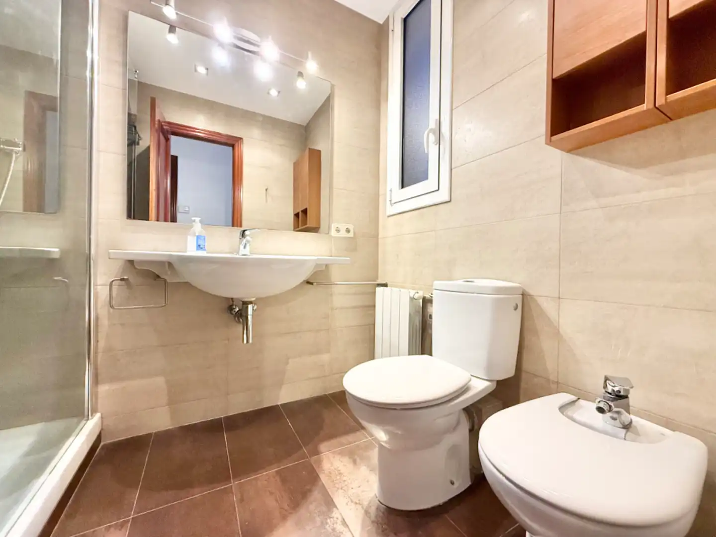 Bathroom of Flat for sale in Sant Just Desvern  with Air Conditioner, Heating and Parquet flooring