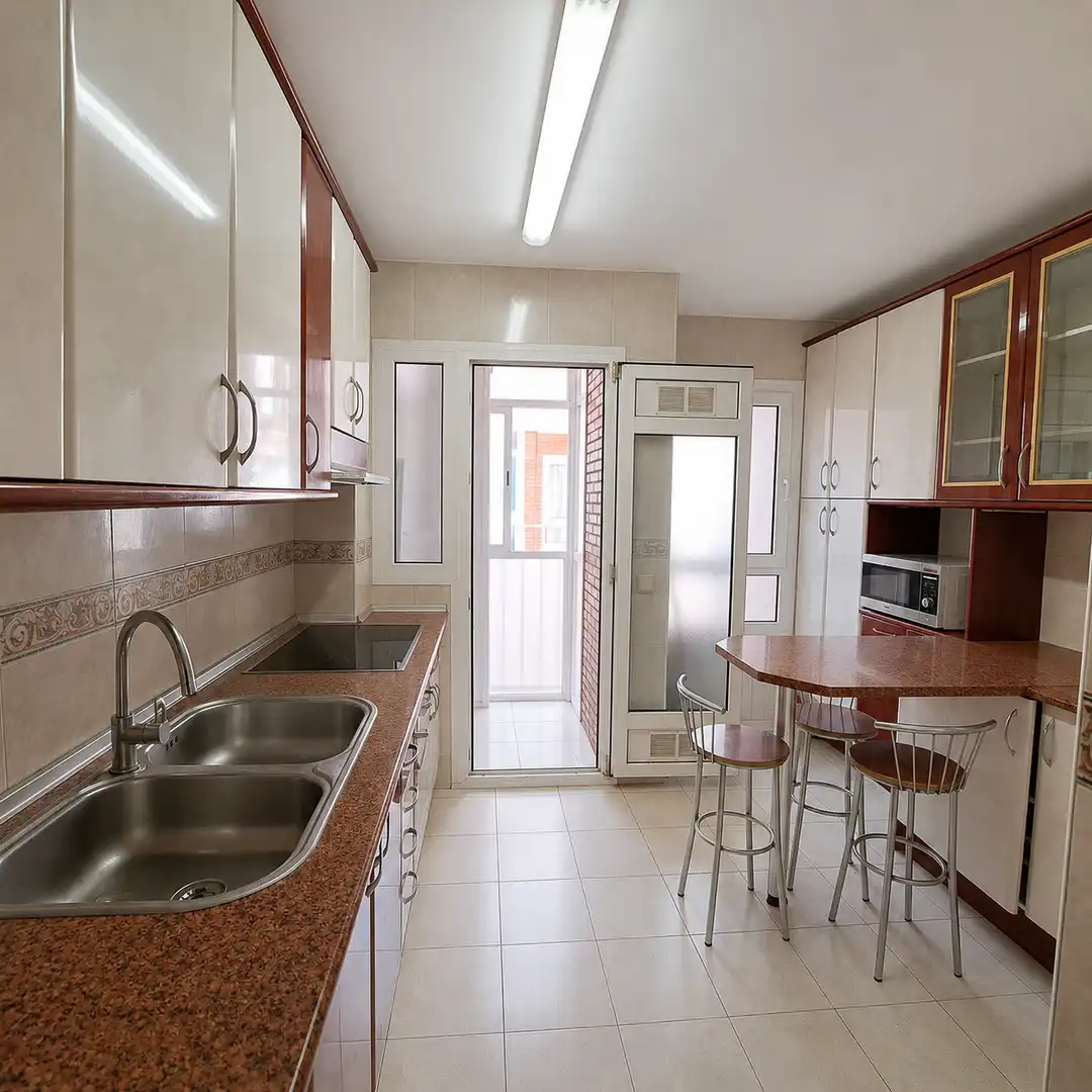 Cuina de Dúplex en venda en Valdemoro amb Traster