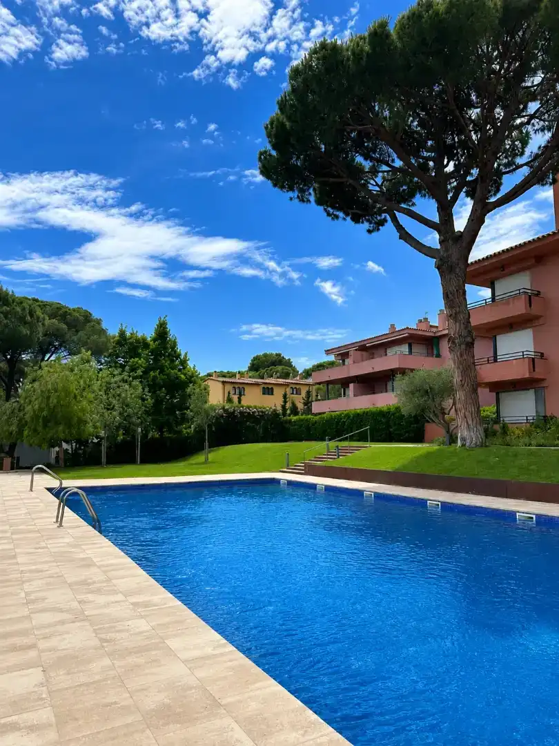 Schwimmbecken von Wohnung zur Miete in Palafrugell