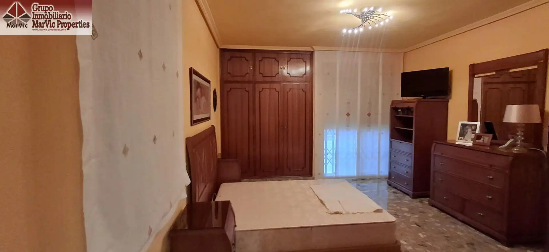 Dormitori de Casa o xalet en venda en Benidorm amb Aire condicionat, Jardí privat i Terrassa