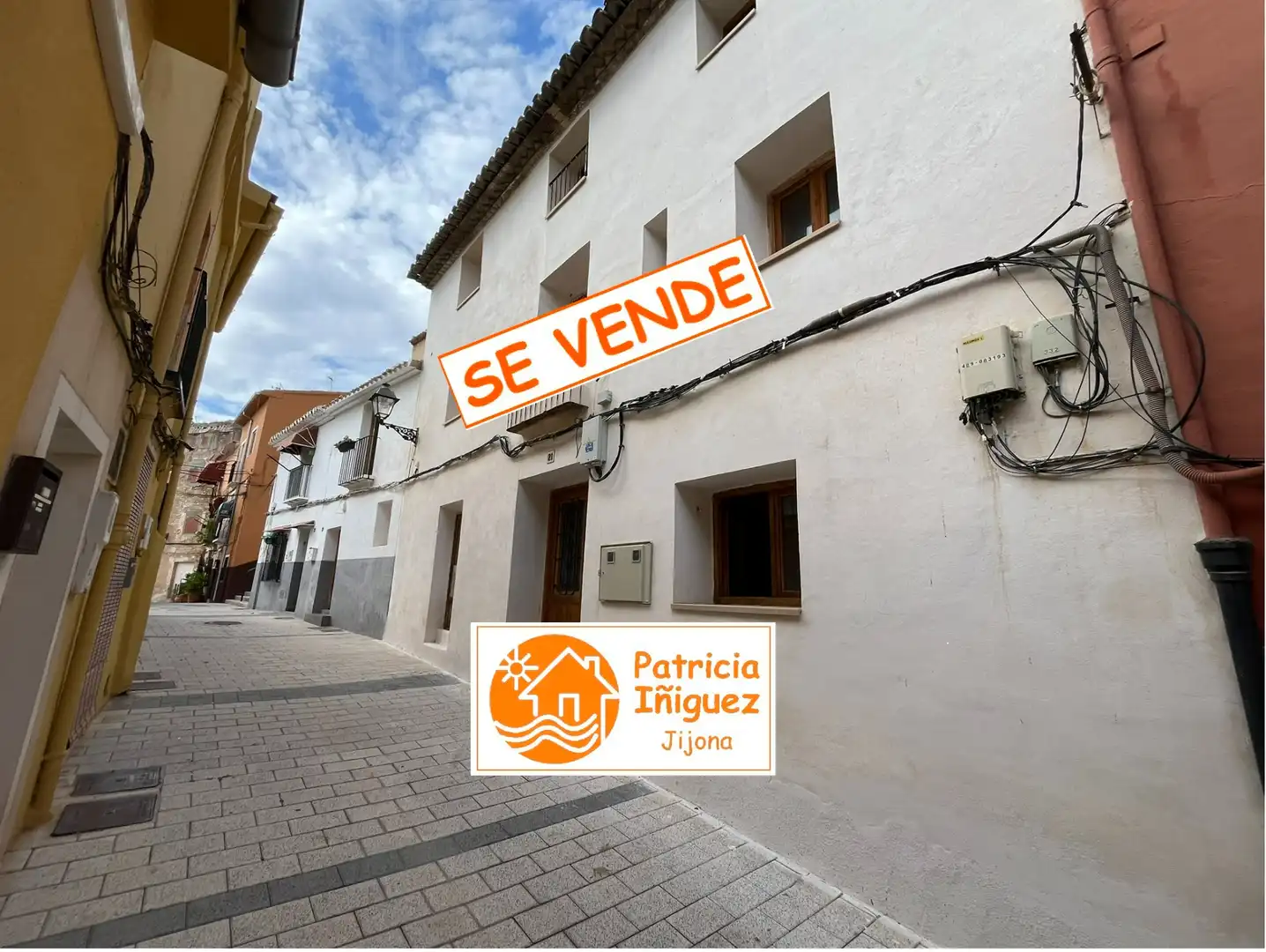 Casa con terrazza in vendita a Carrer Font Nova 21