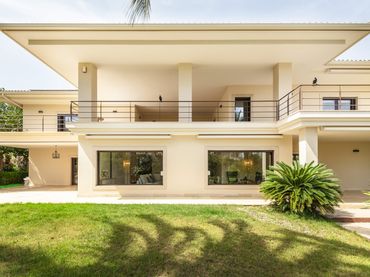 House with pool for sale in Garbinet - Vistahermosa