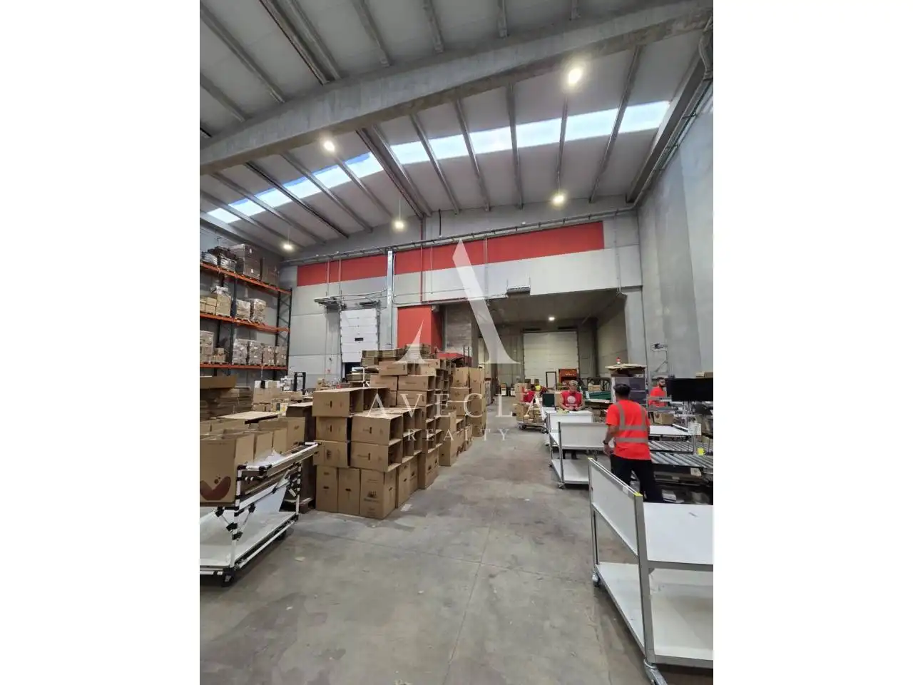 Nau industrial de lloguer en Rubí