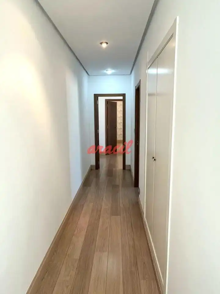 Piso en venta en Ourense Capital  con Calefacción, Terraza y Balcón