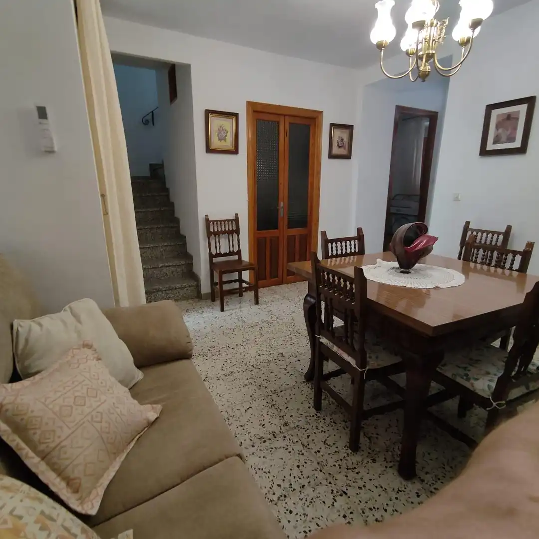 Houses for sale in Cuevas Bajas  with Air Conditioner, Terrace and Storage room