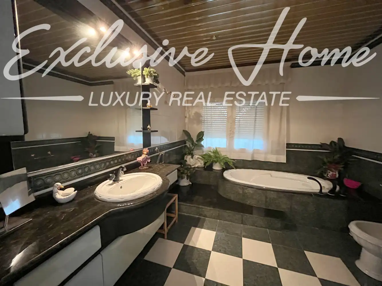 Detached house with terrace for sale in Carrer de les Llevateres, imagen 8