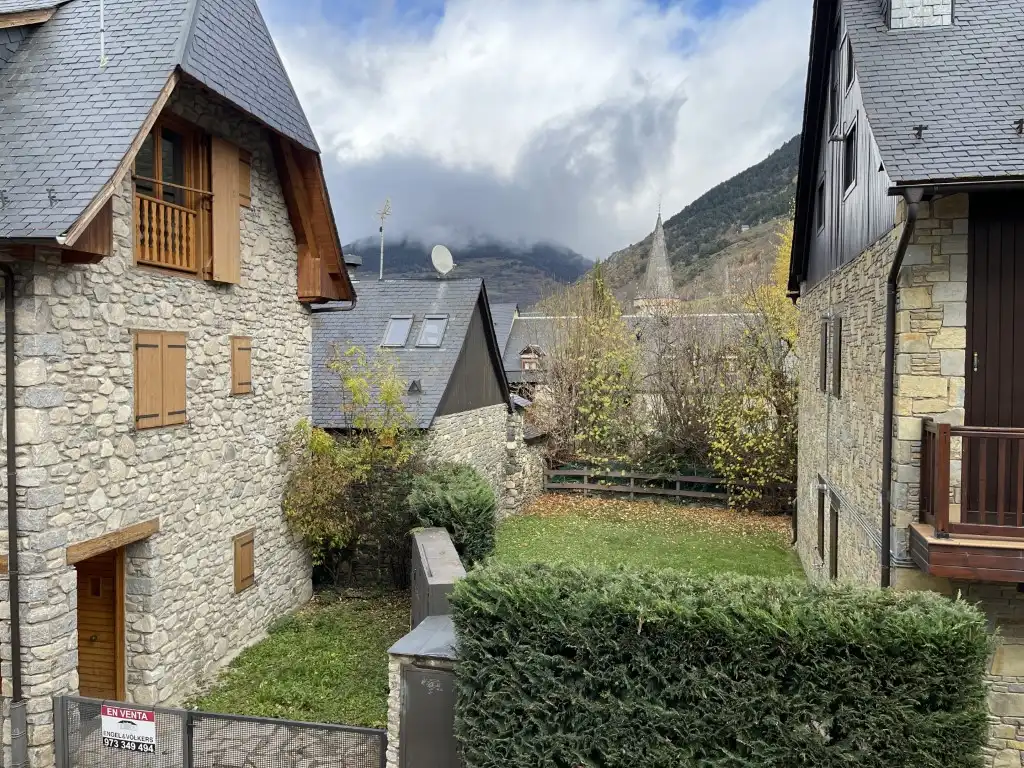 Houses for sale in Calle Mossen Nart, Vielha