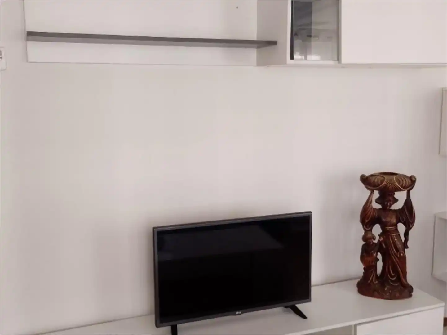 Living room of Flat for rent in Gijón   with Parquet flooring, Furnished and Oven