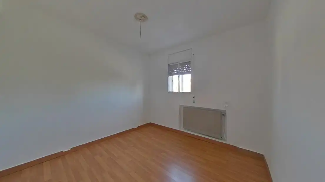 Habitación de Piso en venta en Madrid con Calefacción, Terraza y Horno