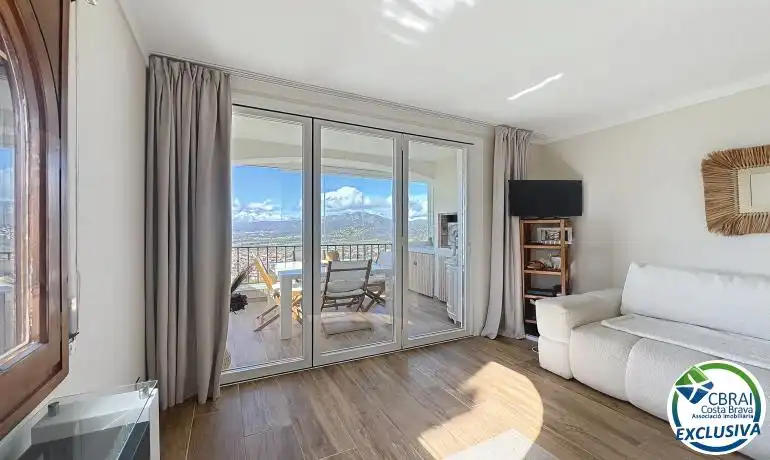 Dormitori de Apartament en venda en Roses amb Calefacció, Terrassa i Moblat