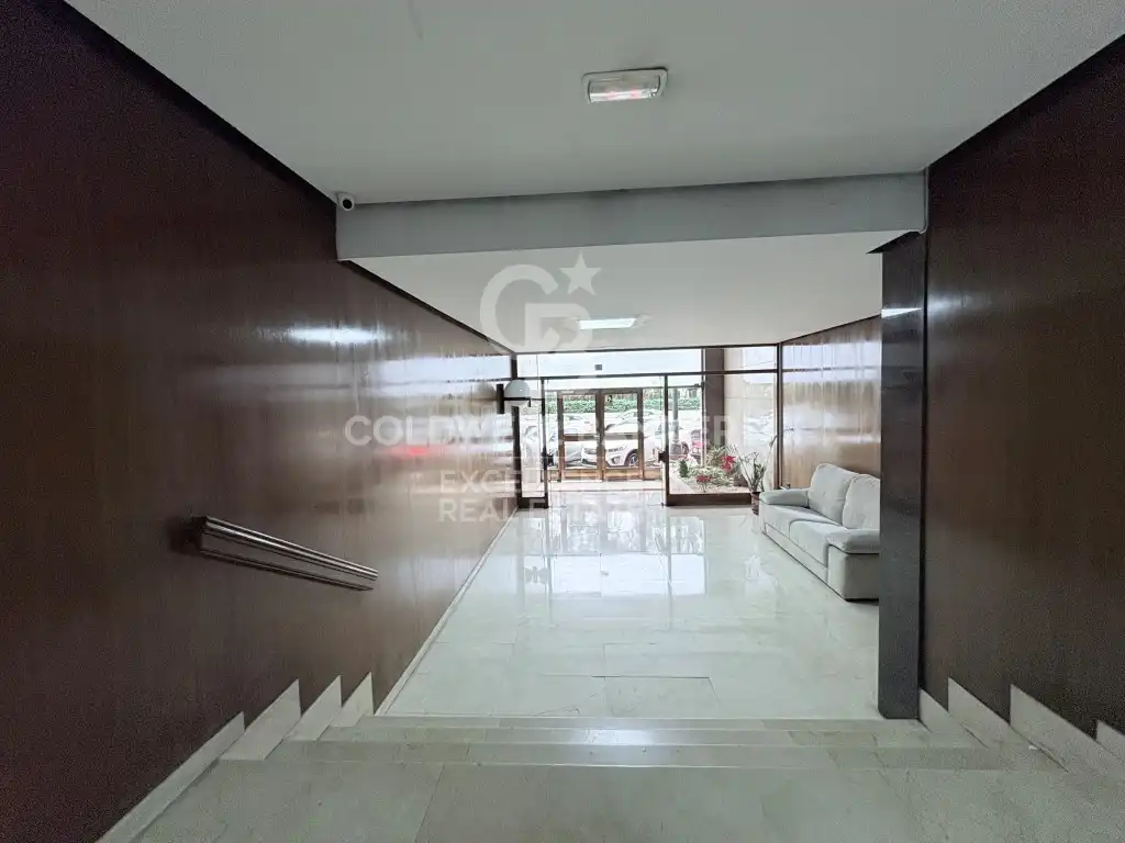 Flat for sale in Valencia  with Air Conditioner and Terrace