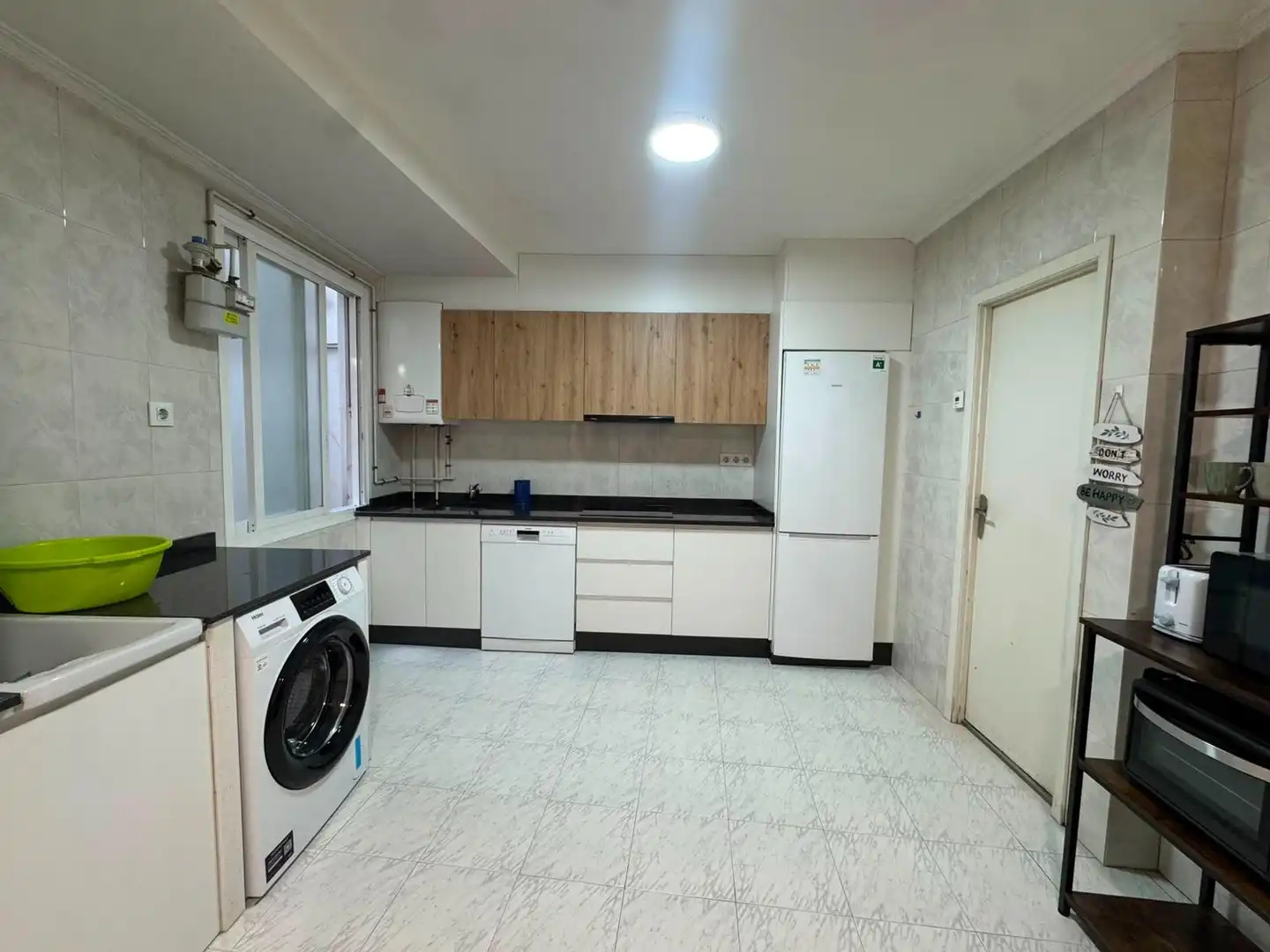 Cocina de Piso para compartir en Ourense Capital  con Calefacción, Amueblado y Balcón