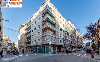 Vista exterior de Pis en venda en  Granada Capital amb Aire condicionat, Calefacció i Balcó