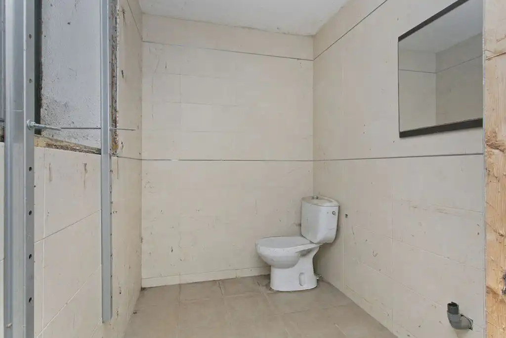 Bathroom of Buildings for sale in Rubí