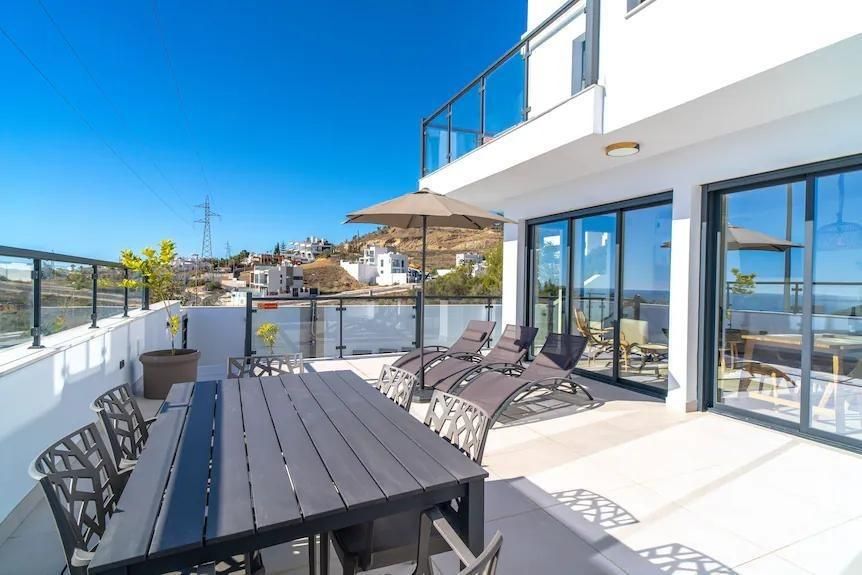 Terrace of House or chalet for sale in Nerja  with Air Conditioner, Terrace and Swimming Pool