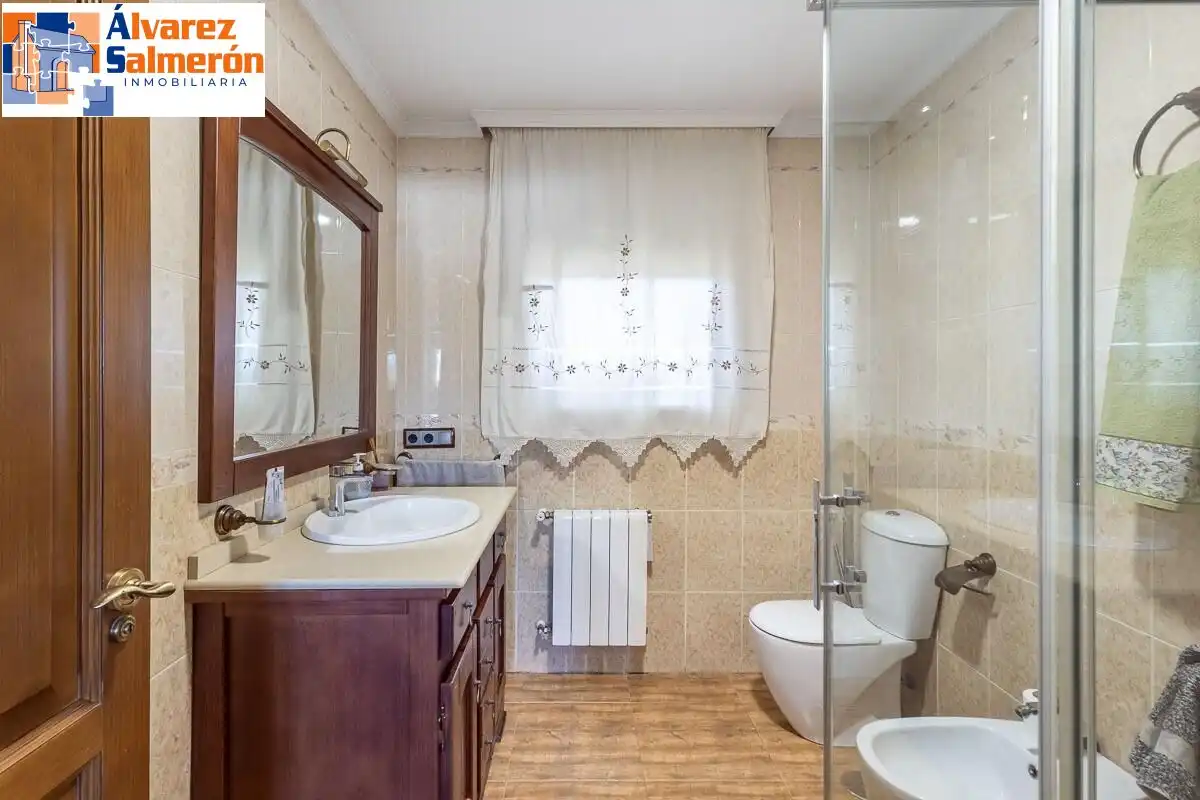 Bathroom of Houses for sale in Albolote  with Air Conditioner, Heating and Private garden