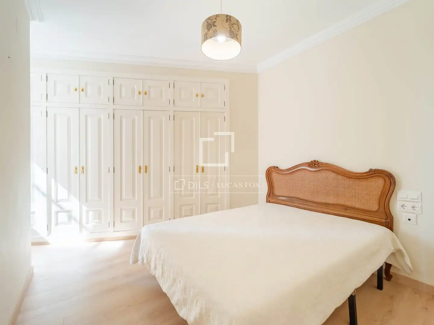 Schlafzimmer von Dachboden zur Miete in Valencia mit Klimaanlage, Heizung und Terrasse