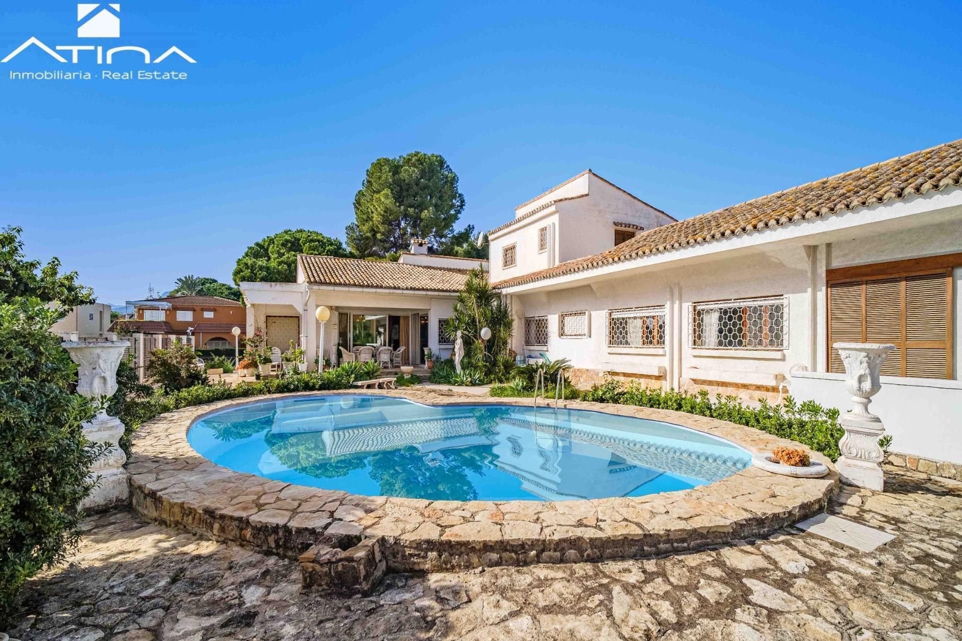 Exterior view of House or chalet for sale in Gandia  with Heating, Private garden and Terrace