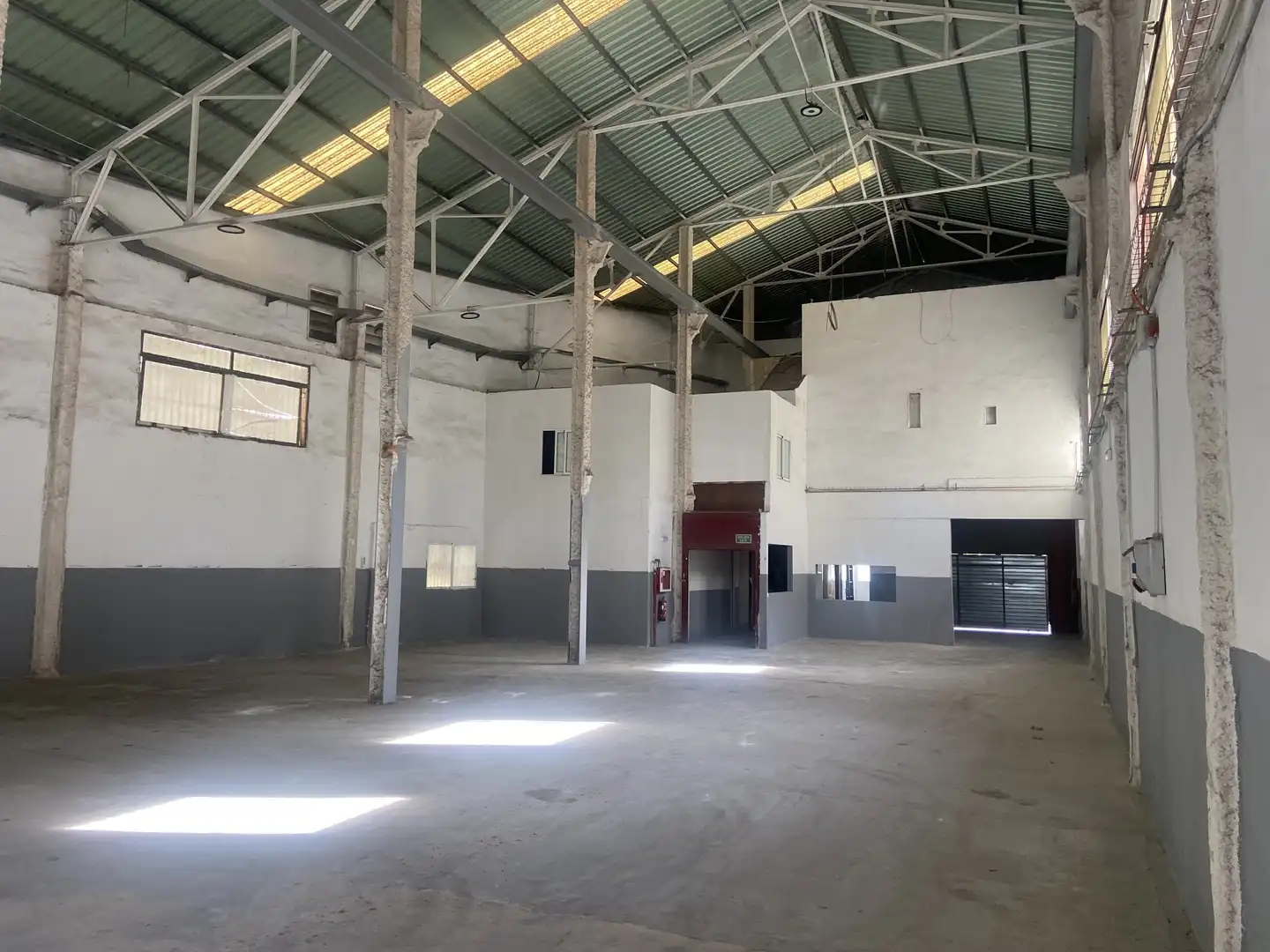 Nave industrial de alquiler en Sant Just Desvern