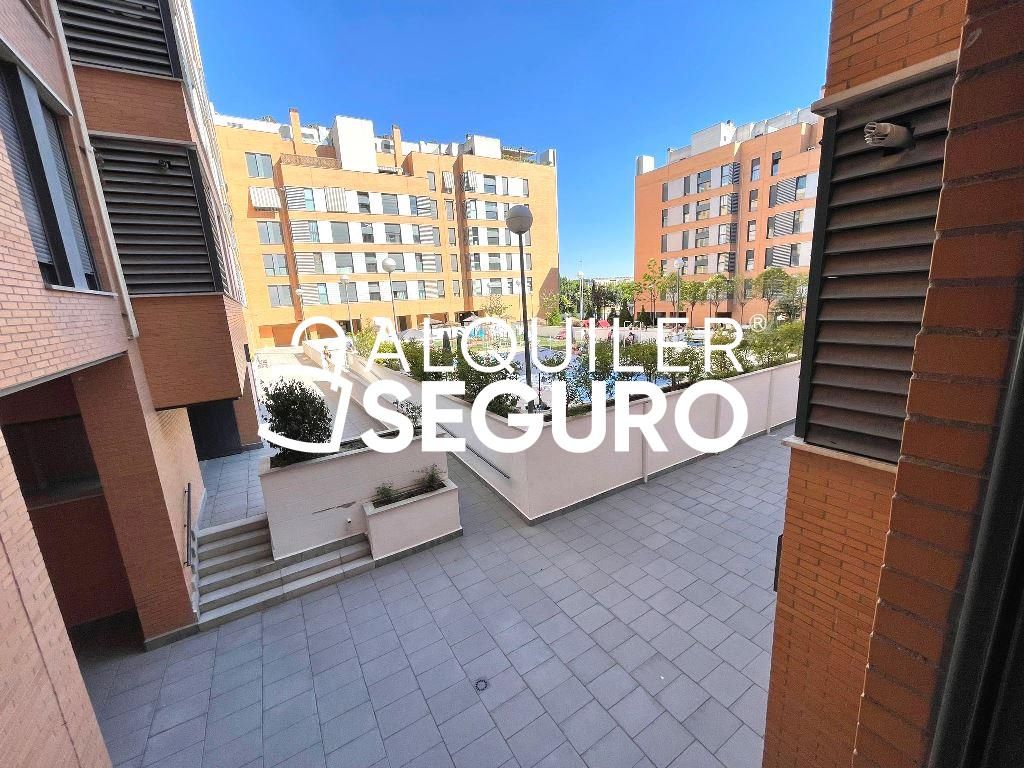 Exterior view of Flat to rent in  Madrid Capital  with Air Conditioner, Heating and Terrace