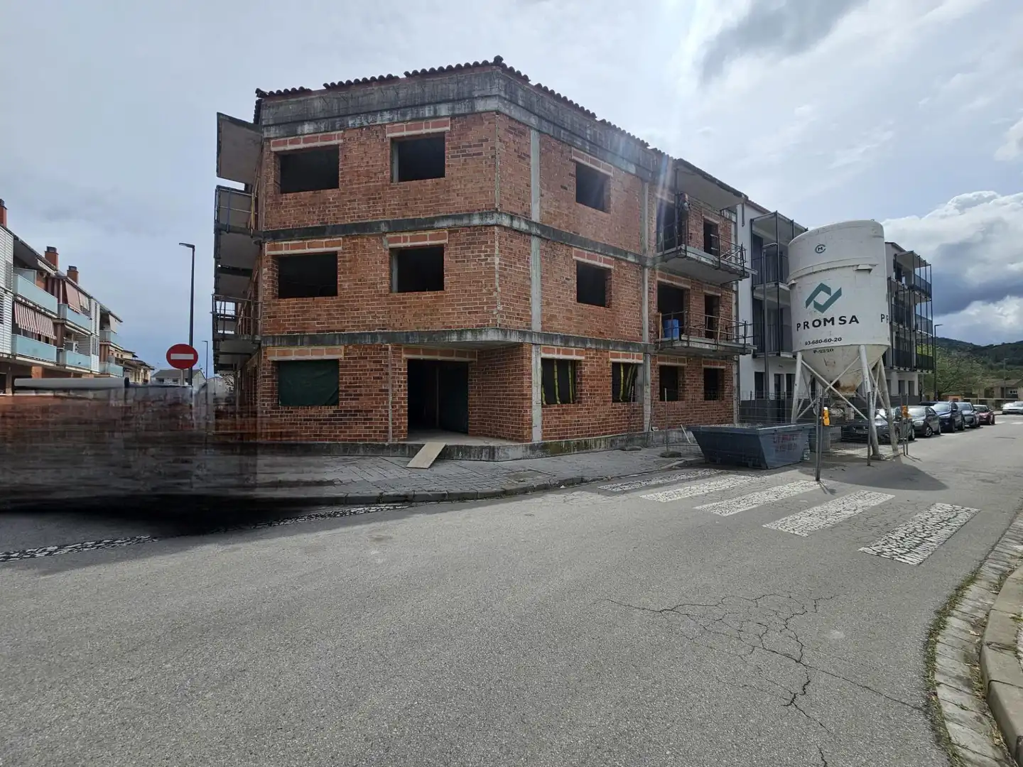 Außenansicht von Wohnung zum Verkauf in Sant Celoni mit Privatgarten, Terrasse und Balkon