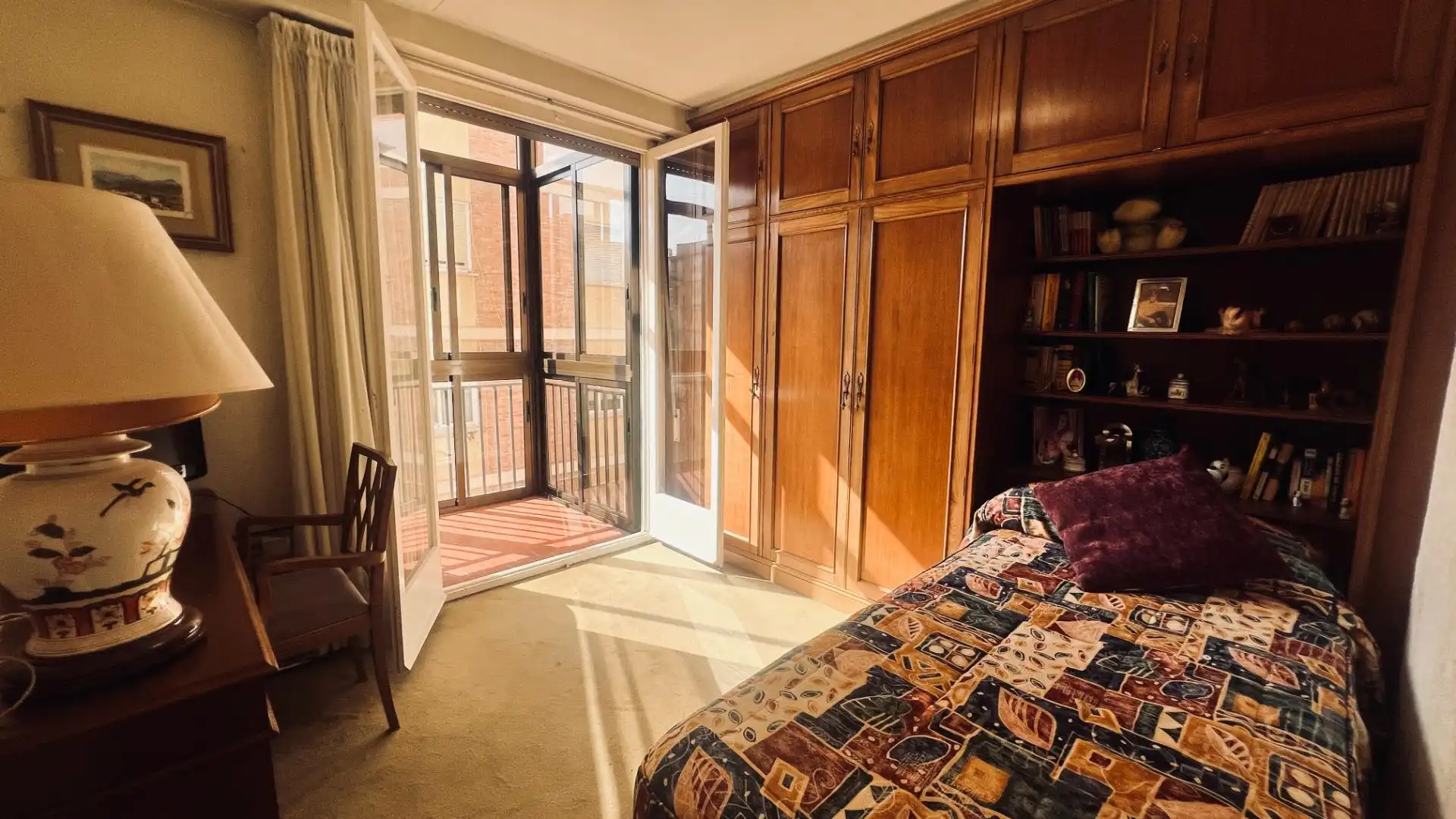 Schlafzimmer von Wohnung zum Verkauf in Castellón de la Plana / Castelló de la Plana mit Parkett und Balkon