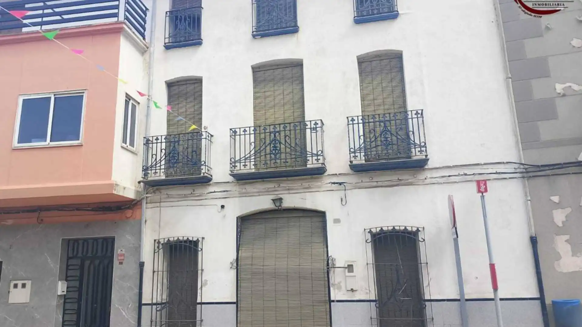 Außenansicht von Einfamilien-Reihenhaus zum Verkauf in Palma de Gandia mit Terrasse