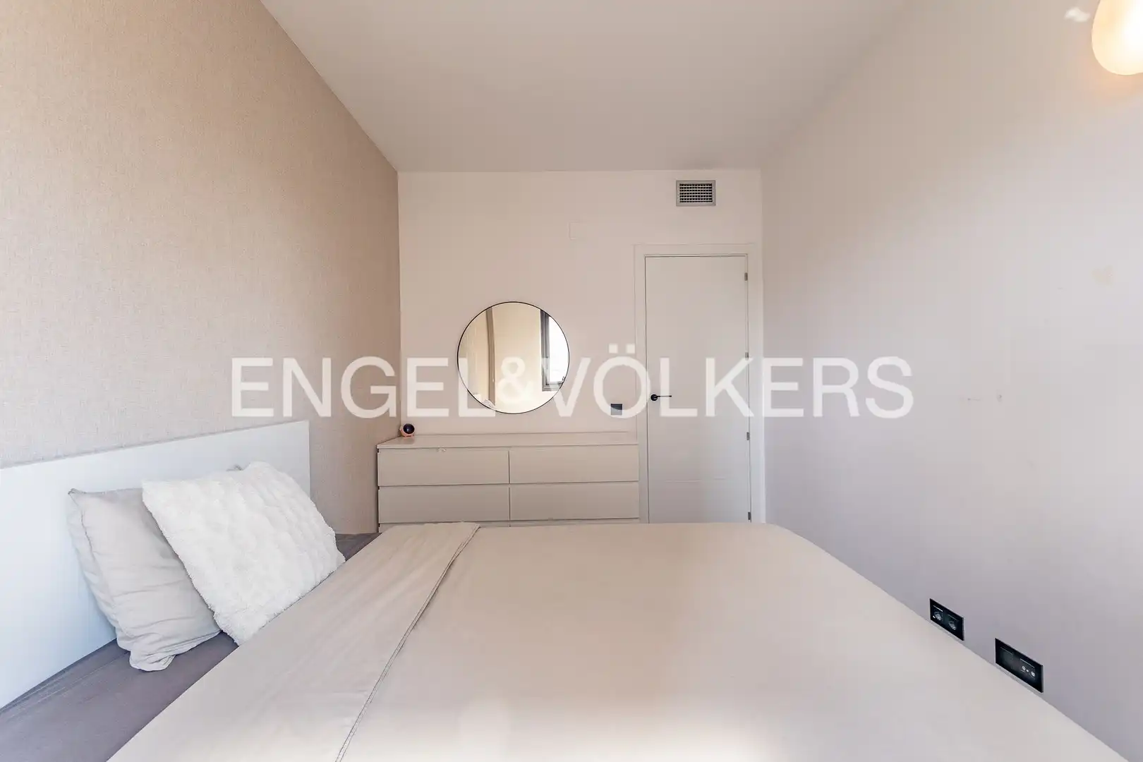 Bedroom of Flat for sale in Sabadell  with Air Conditioner, Heating and Parquet flooring
