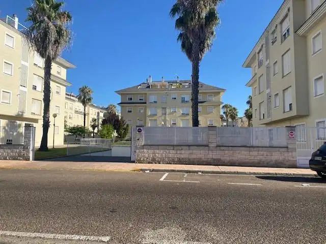 Garage zur Miete in Avenida Elvas