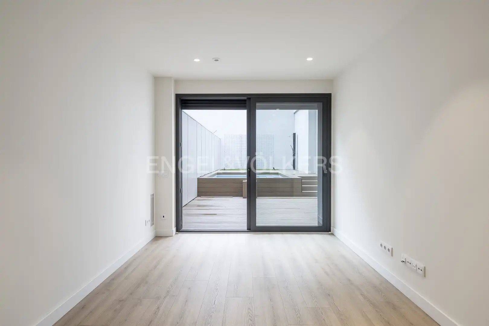 Terrassa de Apartament en venda en Barcelona amb Aire condicionat, Calefacció i Jardí privat