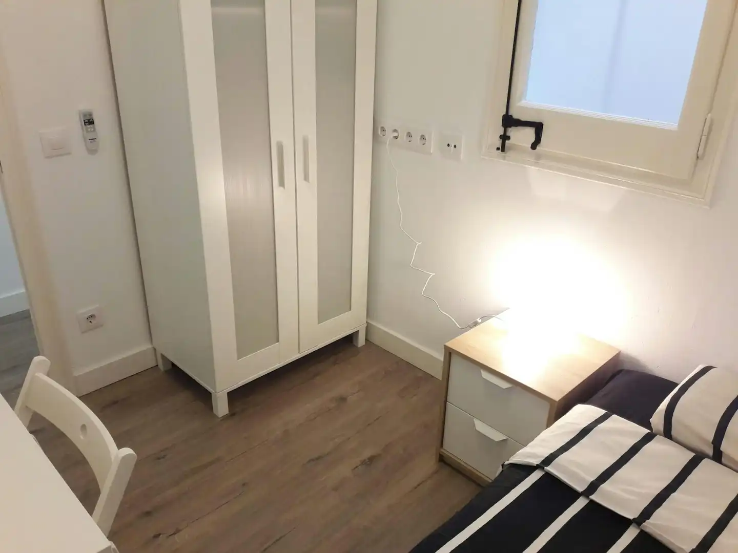 Habitación de Piso para compartir en  Barcelona Capital con Calefacción, Amueblado y Lavadora