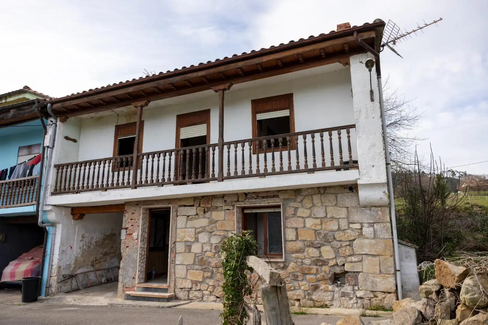 Vista exterior de Finca rústica en venda en Los Corrales de Buelna 