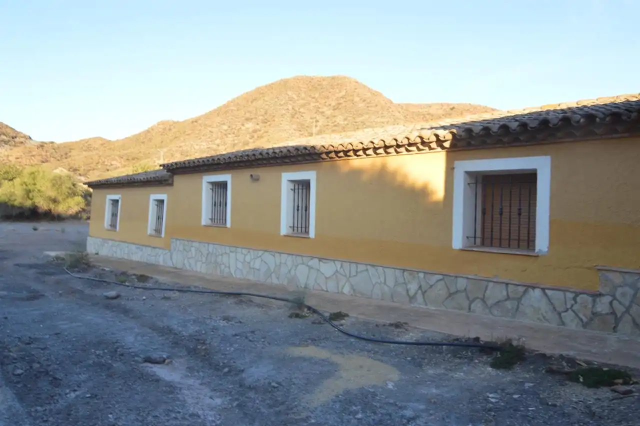 Vista exterior de Casa o xalet en venda en Águilas amb Traster