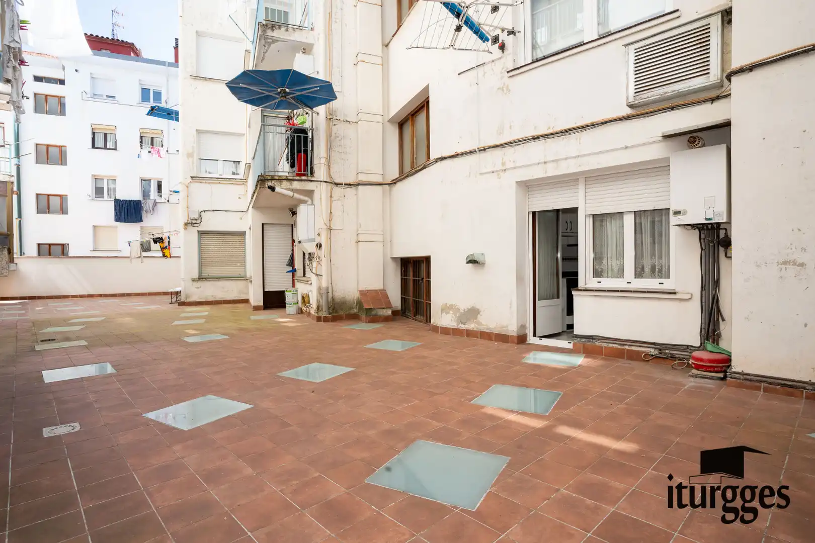 Außenansicht von Wohnung zum Verkauf in Gernika-Lumo mit Heizung, Terrasse und Abstellraum