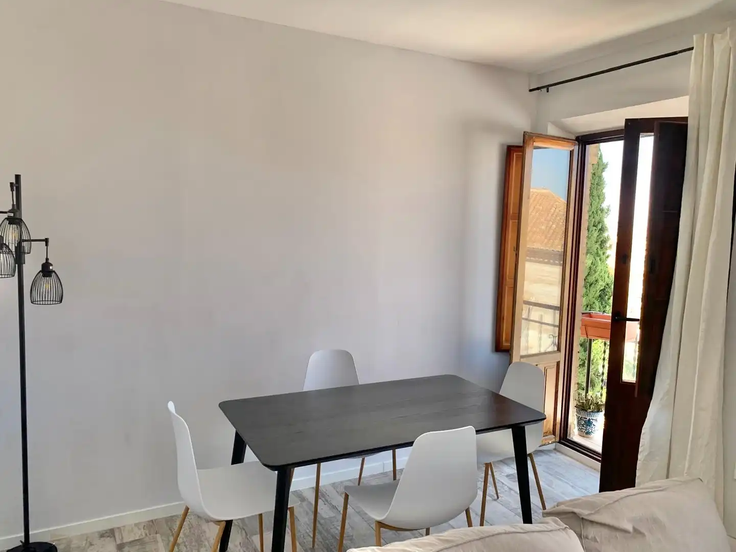 Menjador de Pis de lloguer en Granada amb Parquet, Moblat i Rentadora