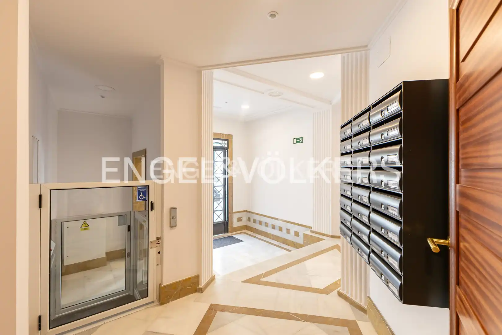 Flat for rent in  Madrid Capital  with Air Conditioner, Heating and Storage room