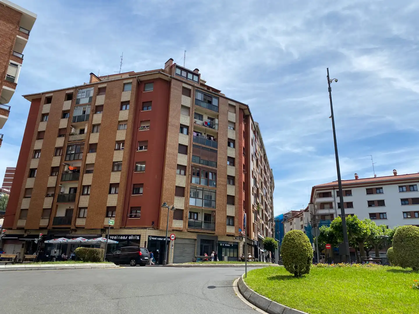 Vista exterior de Pis en venda en Bilbao  amb Calefacció, Moblat i Balcó